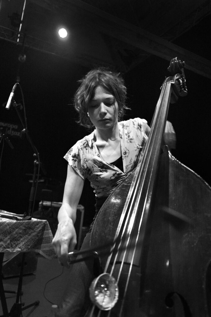 Fanny Lasfargues à l'Europajazz 2011 avec Akosh S.. Fanny Lasfargues, Europajazz, Jazz.