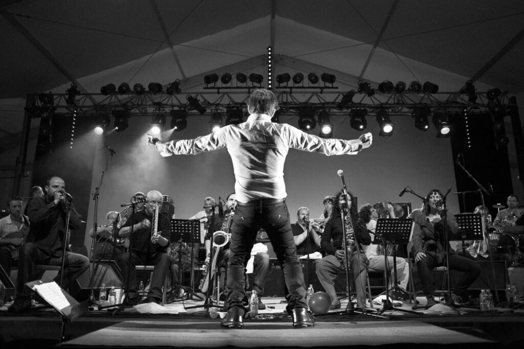 Olivier Benoit in La Pieuvre Jazz à Luz festival 2012.. La Pieuvre, Jazz à Luz, Olivier Benoit, jazz, Soundpainting.